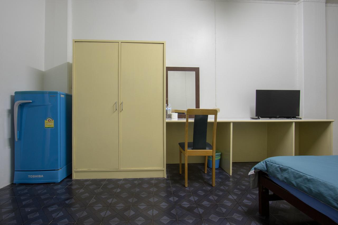 Monta Apartment Bang Saen Bagian luar foto